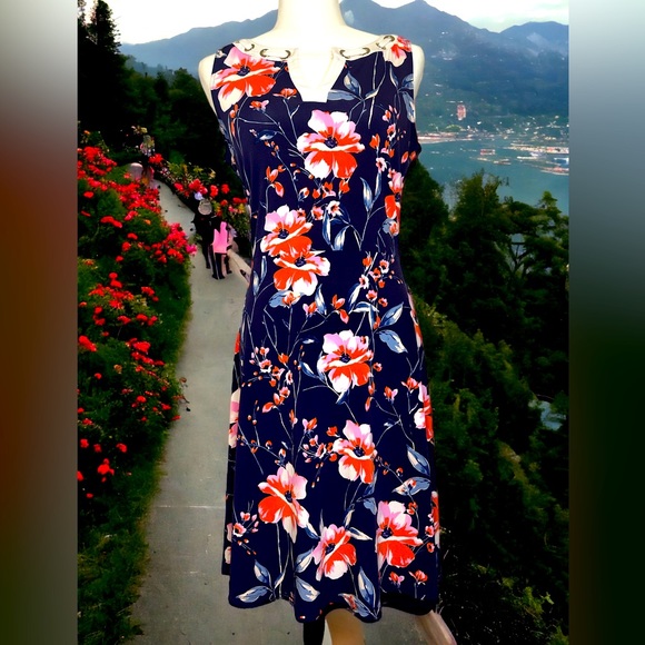 Ivanka Trump Floral Sleeveless Work/Office Dress - Picture 12 of 14